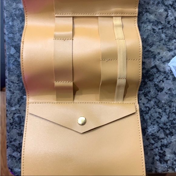 Glass Ladder Co. Katherine Tech Organizer Roll in Honey - Picture 4 of 9